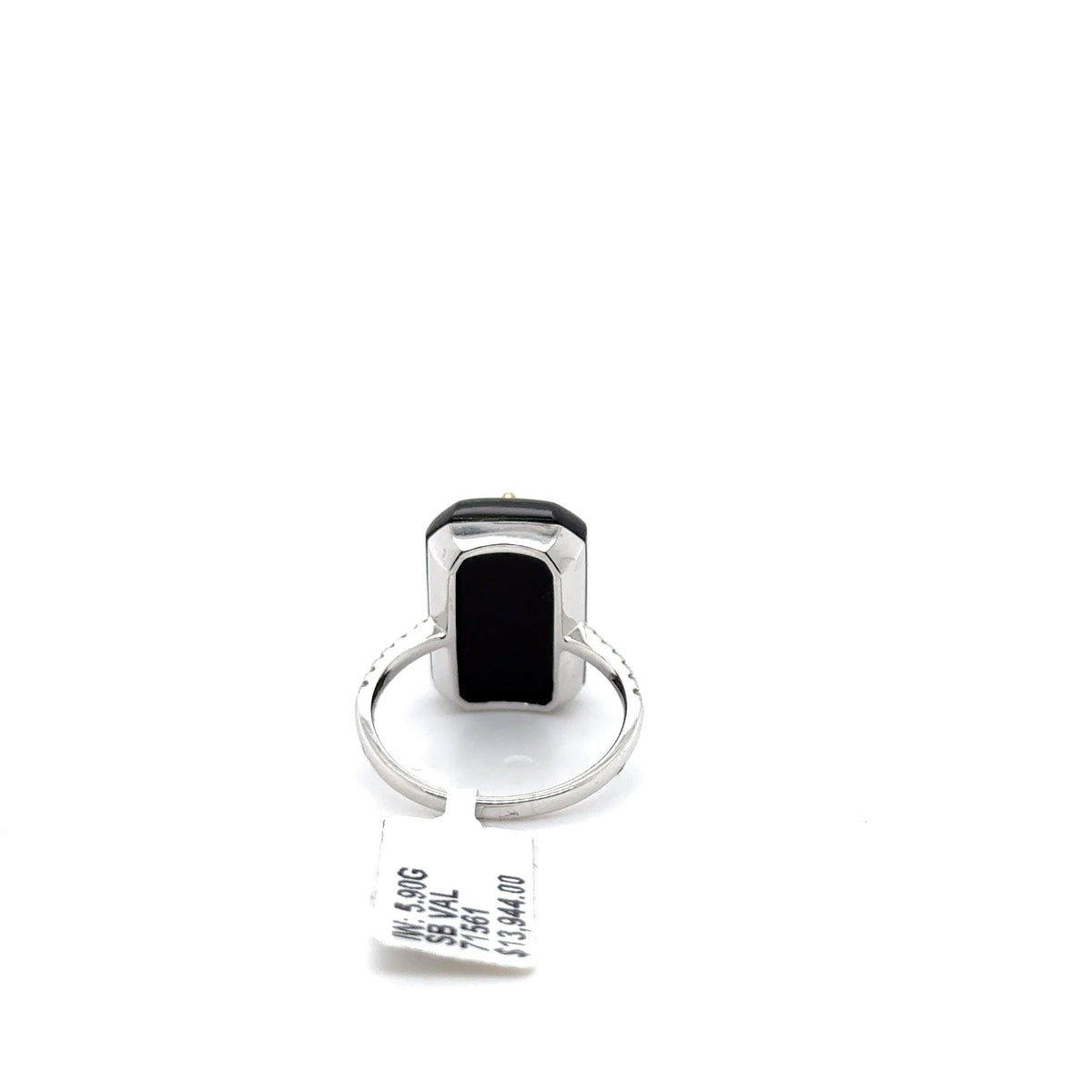 18 wg onyx emarlad diamond